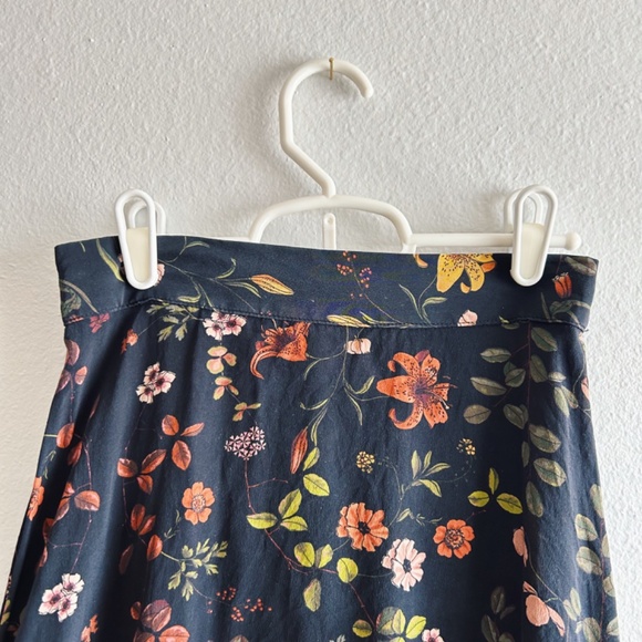 Amour Vert 100% Silk Floral Midi Skirt - Picture 4 of 8